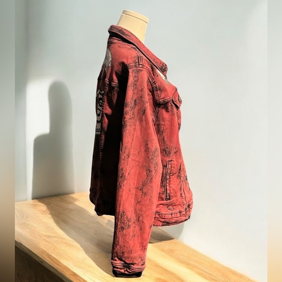 DC Comics Harley Quinn Women’s Red Overdye Denim Jacket Plus Size 3. - Picture 3 of 5